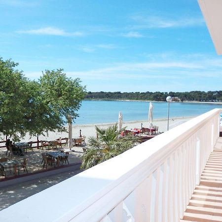 Apartments Mark - 10 M From Sea Medulin Bagian luar foto