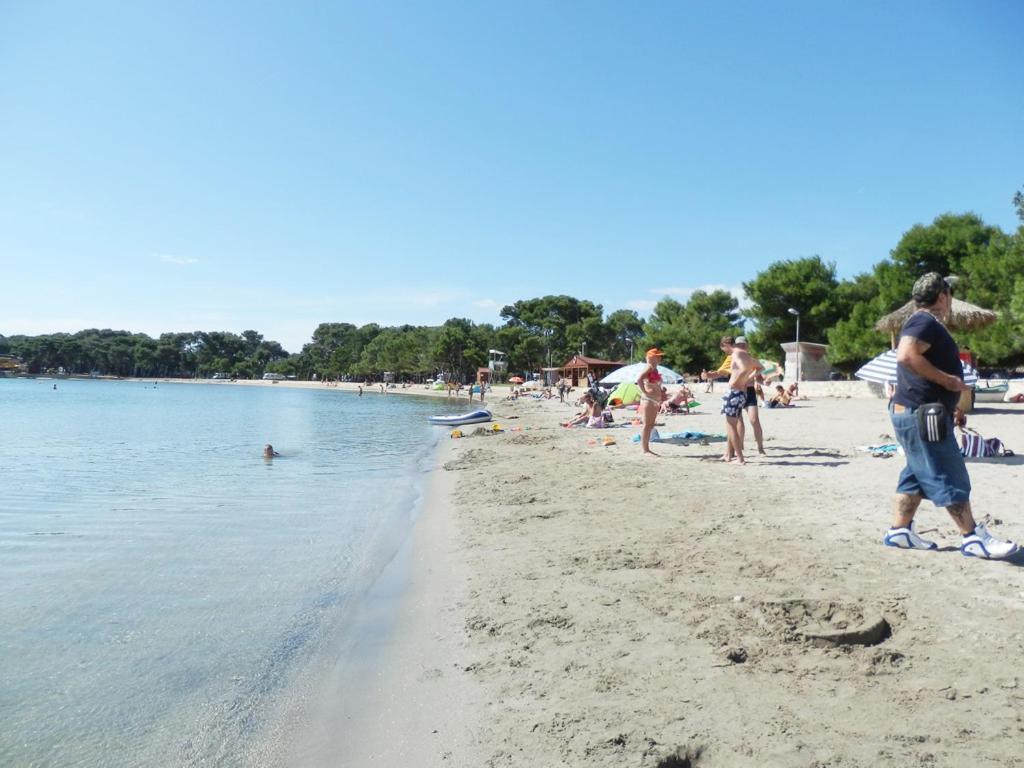 Apartments Mark - 10 M From Sea Medulin Bagian luar foto