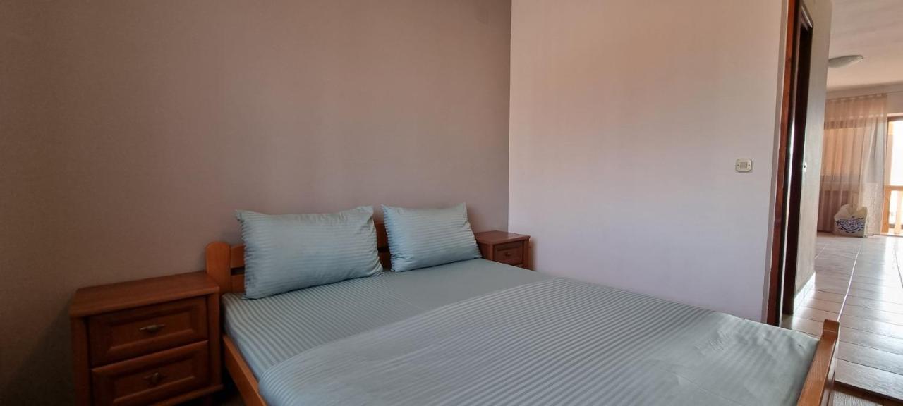 Apartments Mark - 10 M From Sea Medulin Bagian luar foto