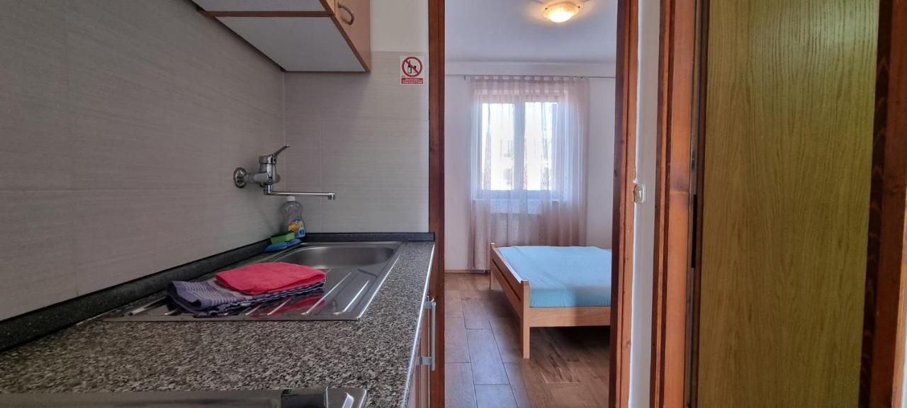 Apartments Mark - 10 M From Sea Medulin Bagian luar foto