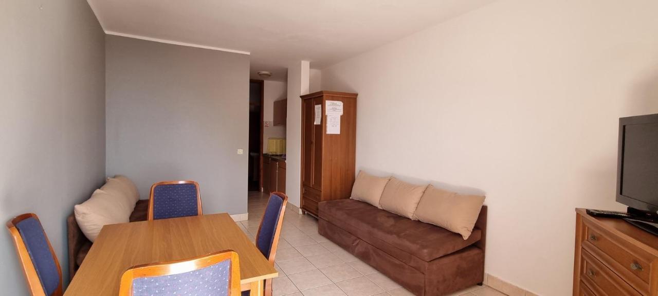 Apartments Mark - 10 M From Sea Medulin Bagian luar foto
